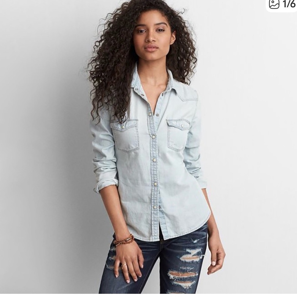 American Eagle Outfitters Light Blue shirt. Size small